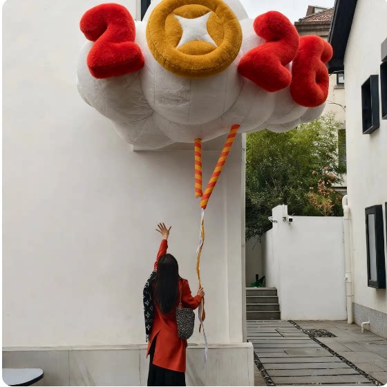 2026 New Model of Photo Props for Attracting Attention, Dreamy and Cute Cartoon Inflatable Decorations for Shopping Malls, Tourist Areas, and Ancient Town Themes