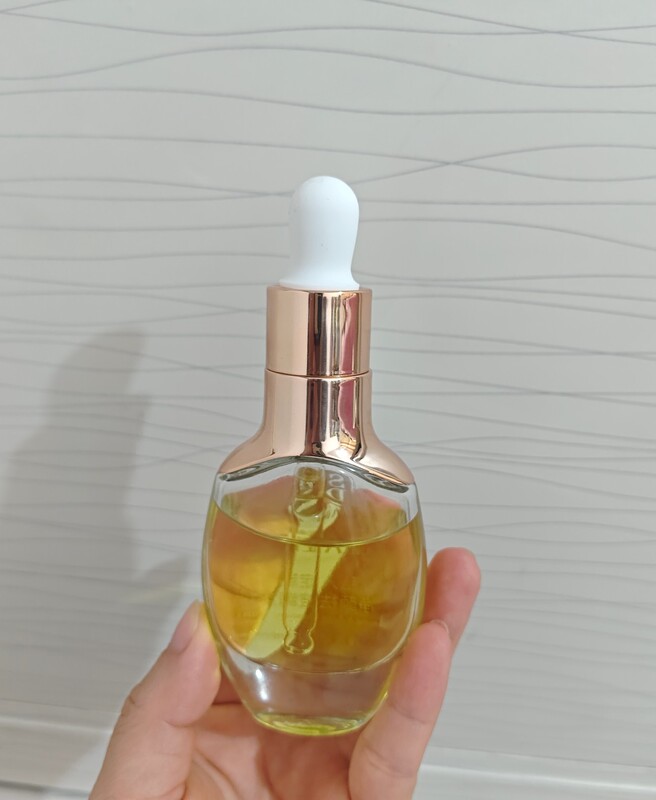 Anti-Acne Cream Essence with Herbal Extracts for Facial Cleansing and Acne Removal, Beauty Salon Product