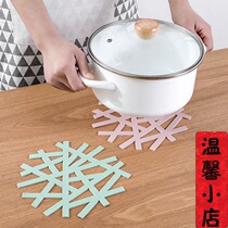 Home Kitchen Creative Personality Insulation Mat Hollowed-out Heat Cup Bowl Mat Table Anti-Burn Cushion Casserole Mat dinner plate cushion