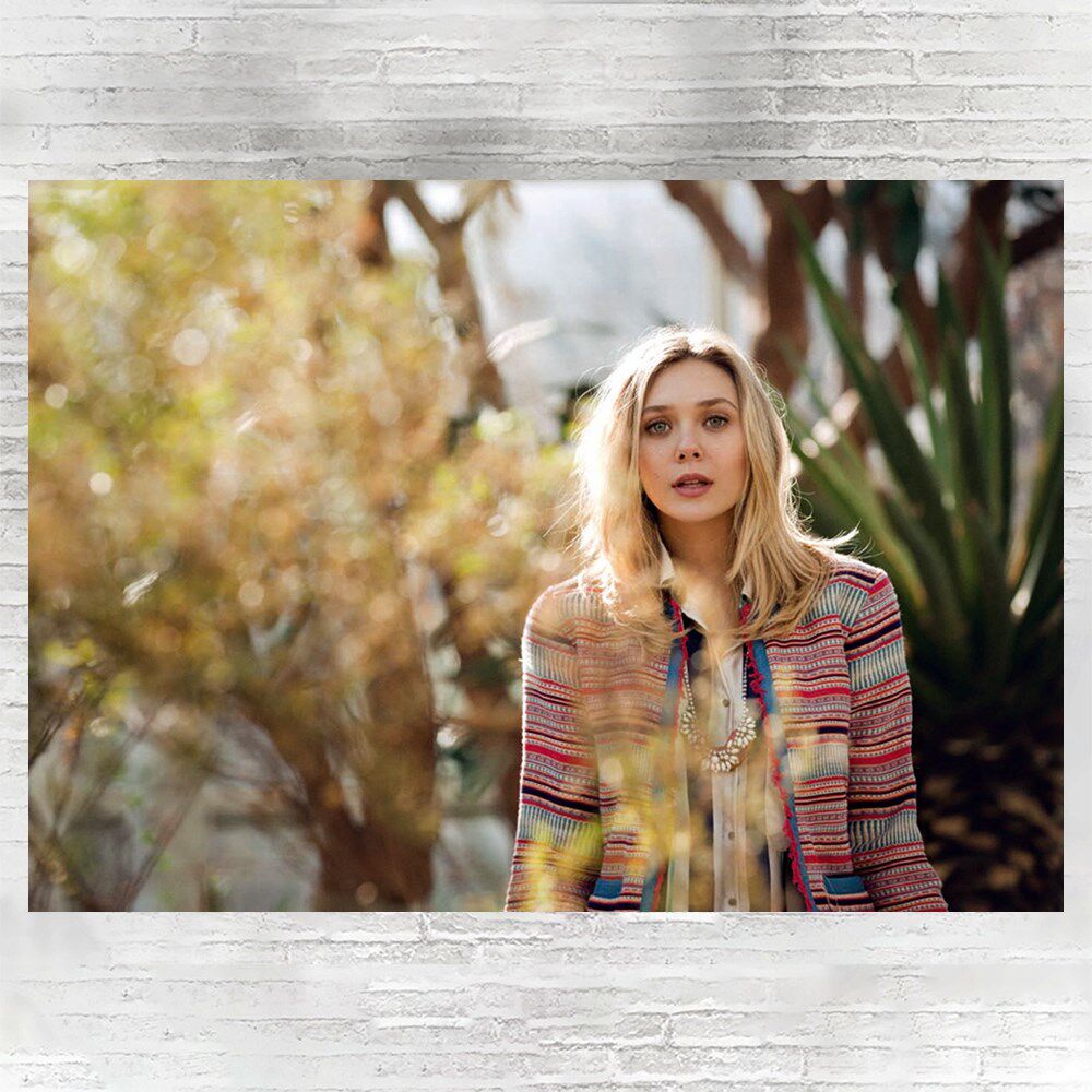 Elizabeth Olsen Elizabeth Olsen The Red witch Ogirl poster a2c06a32