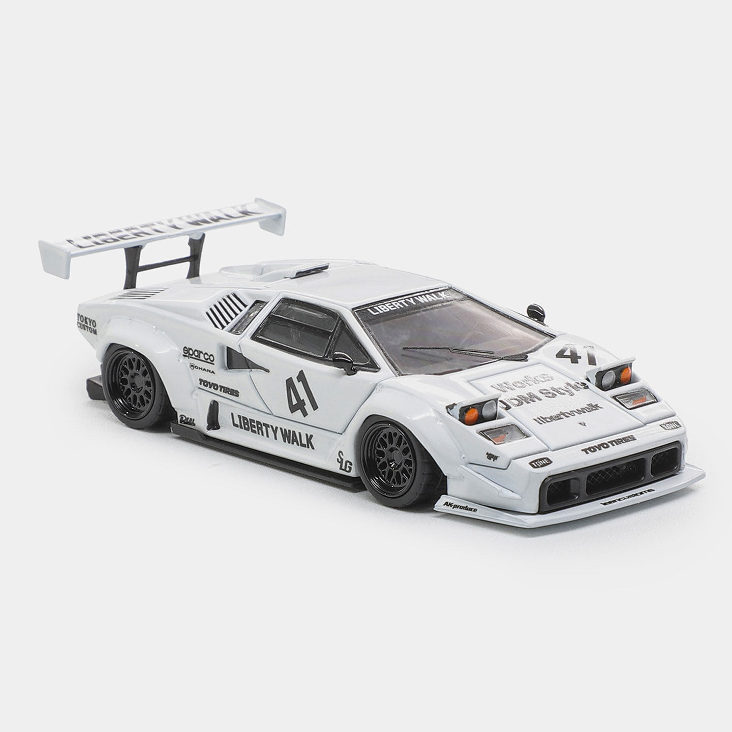 1:64 Countach LP500 LBWK Vision Alloy Car Model with Pop - up