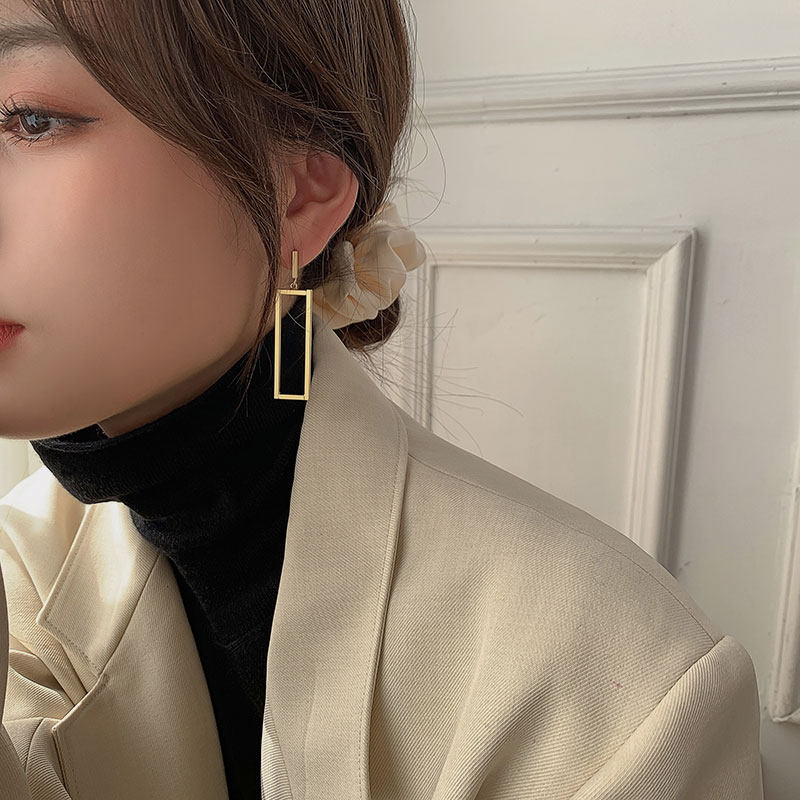Korean geometric earrings temperament high-grade atmospheric ear clips without ear piercings women's summer sterling silver 2021 new trendy stud earrings