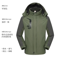 Военный зеленый цвет сгущается зимой