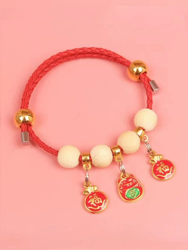 Чокер, скакалка, средство от комаров, бесшумный колокольчик, кот, домашний питомец