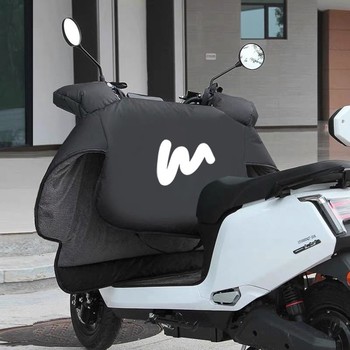 Electric vehicle windshield quilt with velvet and thickening in winter, battery motorcycle, autumn and winter model, universal windproof and waterproof for all seasons