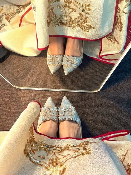 婚鞋秀禾婚纱两穿水晶鞋新娘鞋女香槟色高跟鞋不累脚尖头单鞋细跟