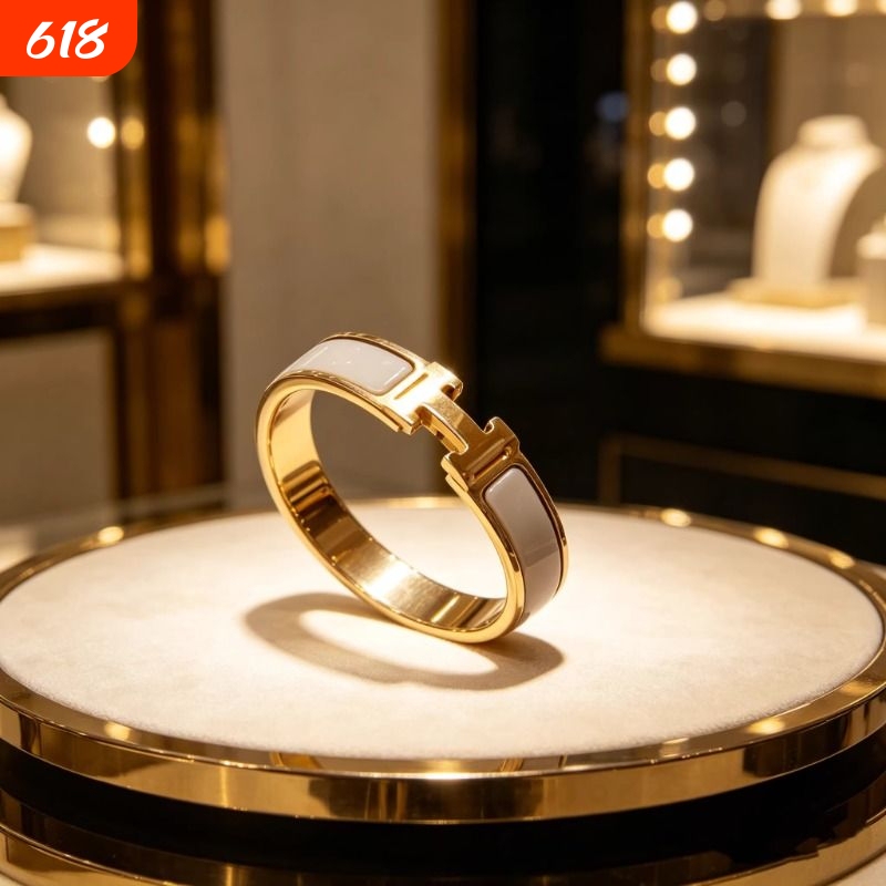 H Bracelet Bangle for Women, Plated with 18K Gold, Rose Gold, Korean Style, Light Luxury, Niche, Exquisite, Rotating Clasp, High-End Feel, Unisex