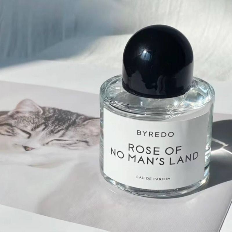 Spot no man's land rose super cedar inflorescence white romantic fragrant fragrance long-lasting fragrance fragrance
