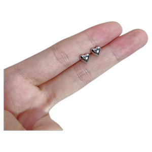 S999银针爱心耳钉女小众设计高级感耳环2024新款爆款简约耳饰养耳