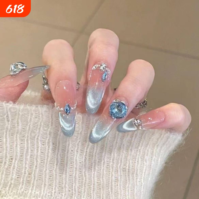 【Blue Ice Crystal】Blue Sparkling Cat-Eye Nail Art Handmade Nail Tips with Rhinestones and Gemstones, Brightening Effect, Trendy Nails