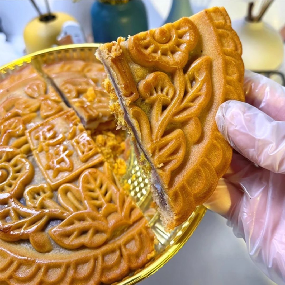 玛瑞哒冰皮芋泥蛋黄大月饼｜中秋送礼天花板？一口爆浆的雪媚娘礼盒真香预警！🥮