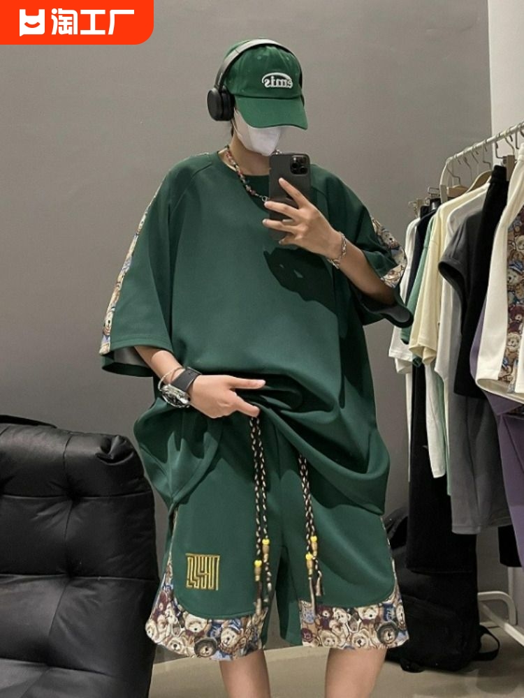 <!--美式运动服套装男夏季潮牌短袖短裤两件套高级感男装搭配一套帅气-->