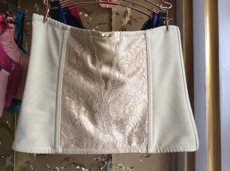 Corset luxueux - Ref 671836 Image 5