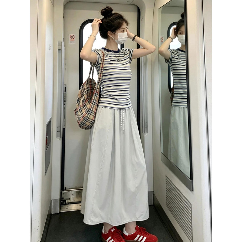 Commuting Daily Sportswear Suit for Women, Summer Korean Style, Age-Reducing Striped Short-Sleeved Skirt, Casual Slimming Two-Piece Set