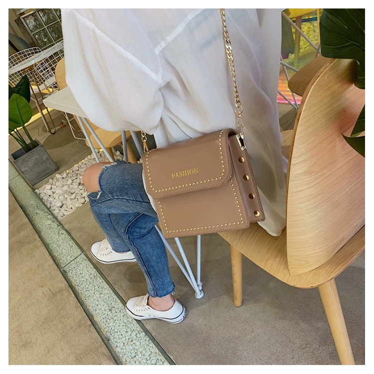 小 洋洋 2019 Chuỗi đinh tán mới túi vuông nhỏ in túi đeo vai hoang dã nhiều lớp - Túi xách nữ túi xách ysl