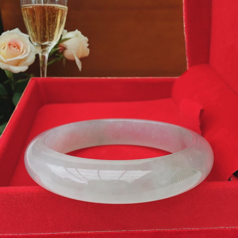 Natural Jadeite Bracelet with a Waxy Ice Texture