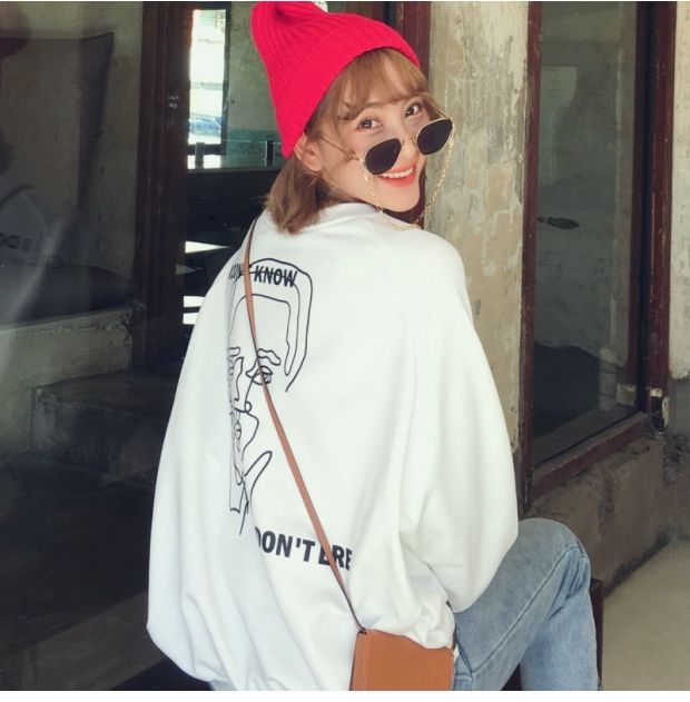 Lắc mạng đỏ với kính nữ đa giác đen retro với kính râm đeo chéo đường phố kính râm nâu kính gentle monster south side