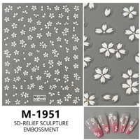 Шоколад M-1951 Белые лепестки