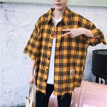 Summer Korean plaid shirt mens five-point sleeve outer wear short-sleeved Hong Kong style mid-sleeve shirt trend student loose half-sleeve