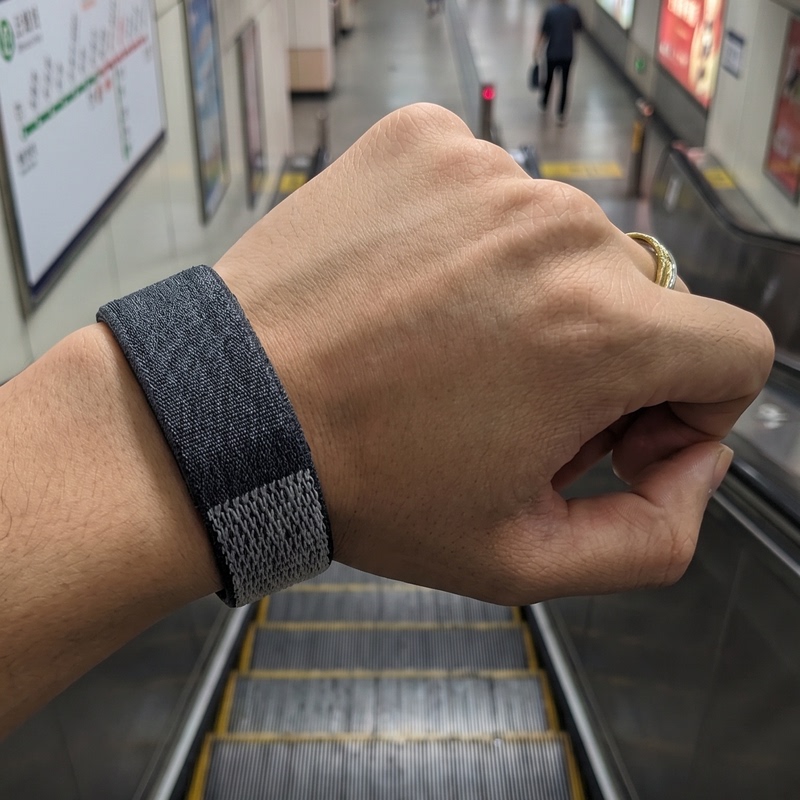 Valdus Sports Bracelet Without Screen, Pedometer, Sleep Monitoring, Heart Rate, Blood Oxygen, Practical Gift for Boyfriend's Birthday