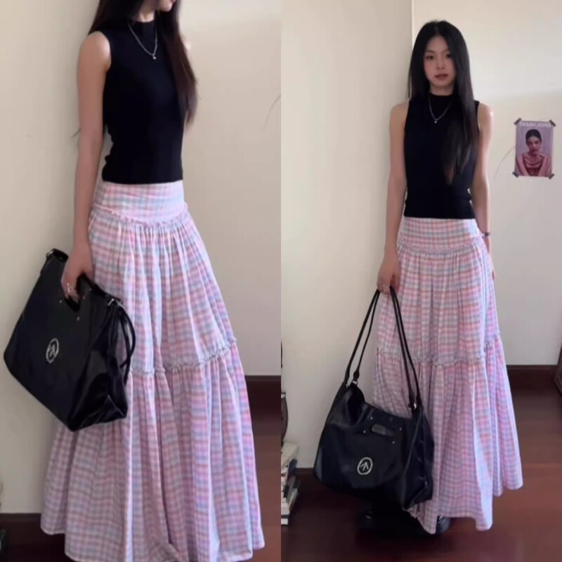 Pink Large Plaid A-Line Midi Skirt for Women, Spring and Summer Style, Waist-Cinching, Slimming, Vintage Pleated Long Skirt for Petite Women Pink Large Plaid A-Line Midi Skirt for Women, Spring and Summer Style, Waist-Cinching, Slimming, Vintage Pleated Long Skirt for Petite Women