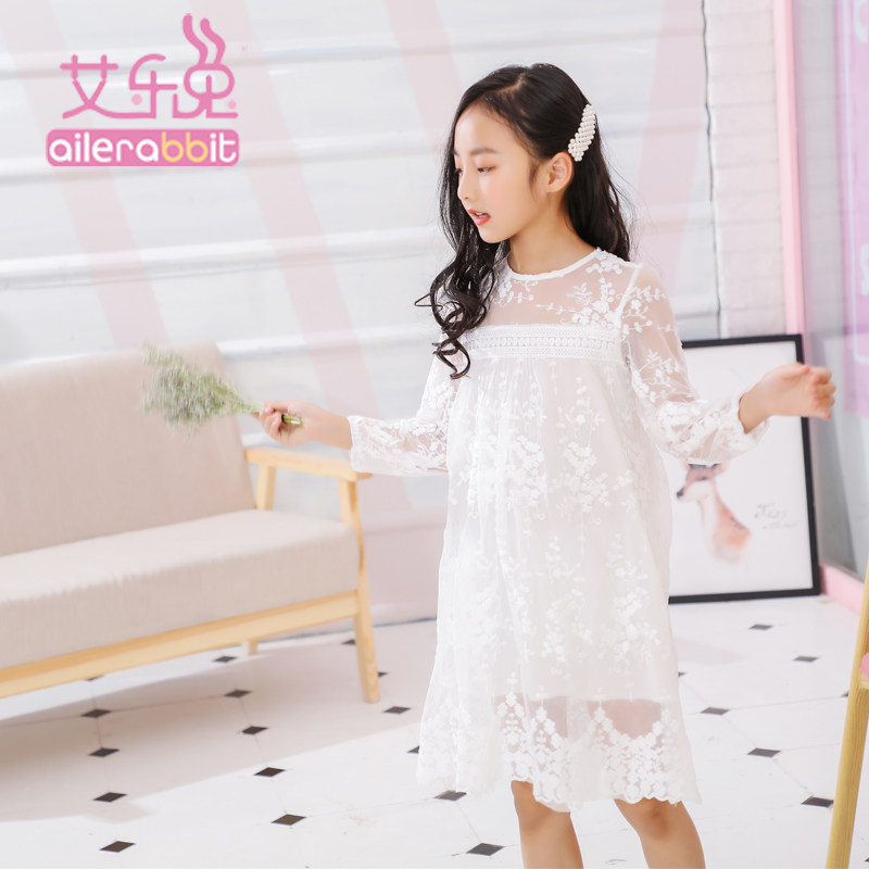 Girls summer clothes 2020 new spring and autumn Korean version of the Western style dress lace mesh seaside holiday beach princess dress