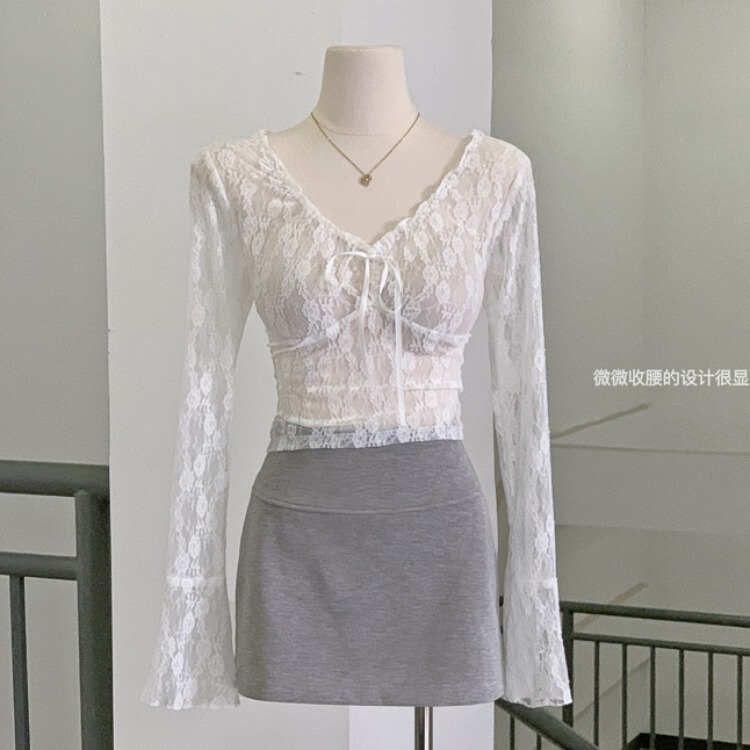 Romantic Lace V-Neck Long-Sleeve T-Shirt for Women, Autumn Sexy Pure Desire Style Bell-Sleeve Base Shirt Top