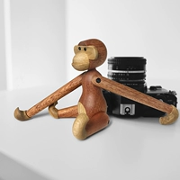 1 обезьяна с твердым деревом