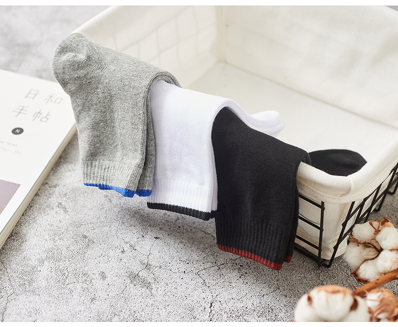 Nếm thử tất nam giới Vớ cotton tuổi teen Mùa thu và mùa đông Ống khử mùi Trường trung học thể thao Cotton đen trắng tất nam cao cổ