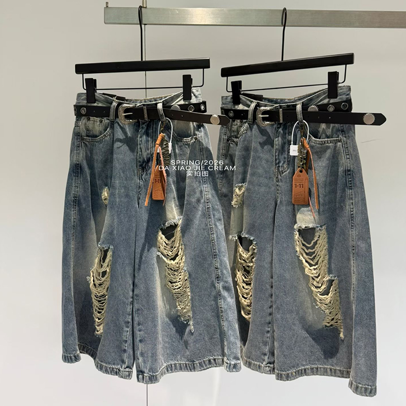 Korean Style Washed and Distressed High-Waisted Wide-Leg Denim Shorts for Women, Summer 2026, Retro Loose Fit, Slimming Cropped Pants