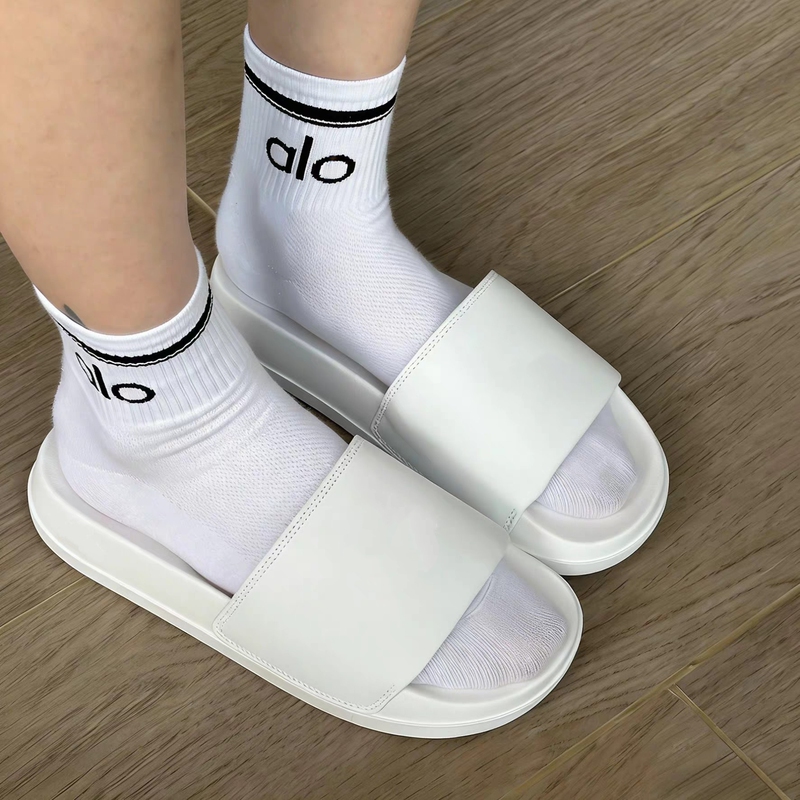 Popular Lazy Slippers ~ Unisex Comfortable and Versatile One-Strap Cloud Letter Cotton Candy Slippers