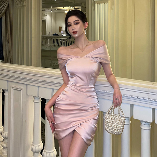 Sexy off-the-shoulder dress women's 2022 summer new chic sweet and spicy stunning irregular high-end waist