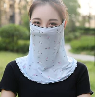 В форме цветка, синий