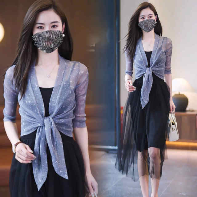 ຕາຫນ່າງ cardigan ແລະກະໂປງ suspender, ເສື້ອນອກຂະຫນາດນ້ອຍແບບຄົນອັບເດດ: ແລະຕ່າງປະເທດ, shawl ຮ້ອນ, blouse ສັ້ນ versatile ບາງ.