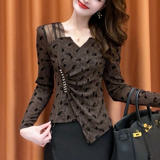 2025 new korean style fashionable versatile v-neck design long-sleeved t-shirt for women to reduce age and cover the belly bottoming shirt top