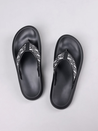 拖鞋男潮夏季外穿2025新款时尚休闲人字拖鞋厚底防滑沙滩拖鞋爆款