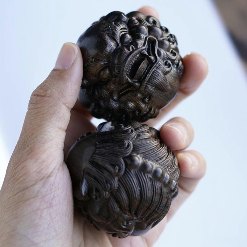 Agarwood hand-held piece of health-care ball hand-held fitness ball hand ball elderly massage ball player dribbling ball player turning the ball to play with gifts