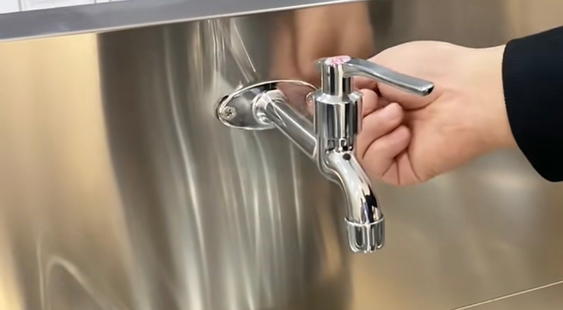 Large Food Stall Restaurant Heavy-Duty Single Cold Water Faucet Nozzle for Stir-Fry Stove, Large Pot Stove, Energy-Saving Stove with Semi-Fixed Legs, Quick-Open Large Food Stall Restaurant Heavy-Duty Single Cold Water Faucet Nozzle for Stir-Fry Stove, Large Pot Stove, Energy-Saving Stove with Semi-Fixed Legs, Quick-Open