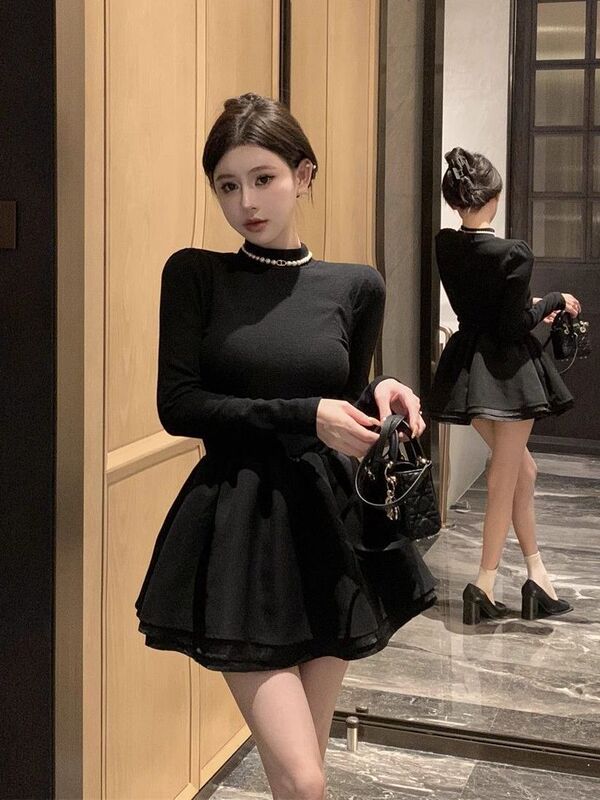 Hepburn-Style Black Half-High Collar Dress for Women, Autumn and Winter Coat Layering, Waist-Cinching, Slimming, Petite Puff Dress