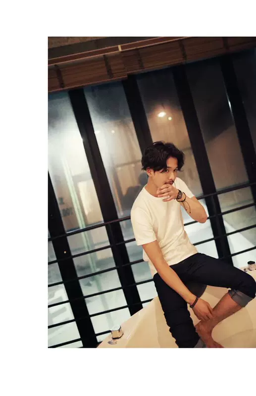 Cotton phiên bản hàn quốc mùa hè mới màu rắn cổ tròn nam áo thun ngắn tay mùa hè nửa tay áo sơ mi thủy triều chạm đáy