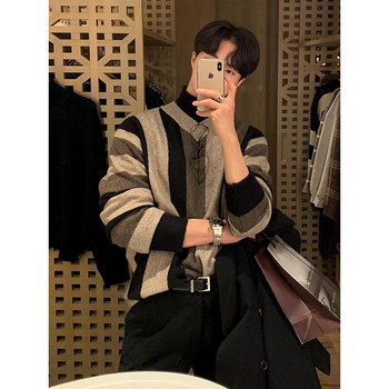 Striped v-neck sweater tops for men in autumn and winter Striped v-neck sweater tops for men in autumn and winter