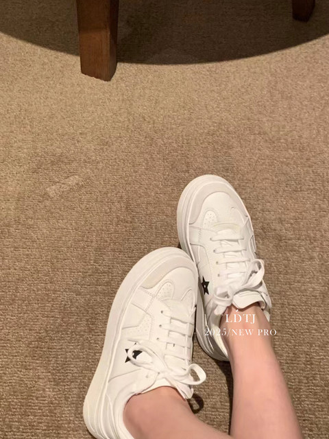 LDTJ haute couture autumn fashionable and versatile star printed lace-up white shoes casual and comfortable thick-soled heightening sneakers