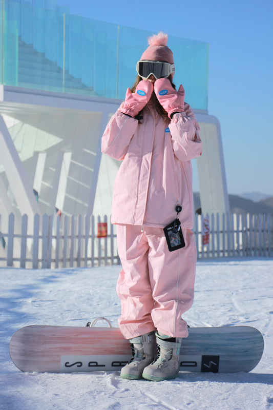 Snowboard Suit with 3m Reflective Strips, Waterproof Snowboard Jacket, Niche Loose-Fitting Candy-Colored Snowboard Jacket
