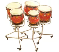 Нарисованные мецуроники пять звуковых барабанов