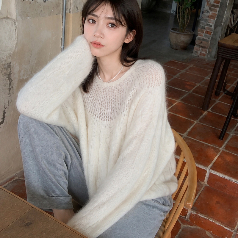 Gentle Style White Alpaca Wool Hollow-Out Round Neck Knitted Cardigan for Women, Soft and Fluffy Pullover Sweater Top for Autumn and Winter Gentle Style White Alpaca Wool Hollow-Out Round Neck Knitted Cardigan for Women, Soft and Fluffy Pullover Sweater Top for Autumn and Winter