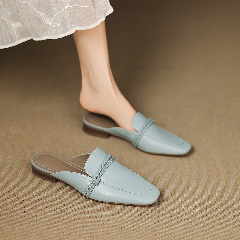 Super Comfortable, Ultra-Soft Lambskin French-Style Stunning Closed-Toe Slippers for Women, Summer Outdoor Genuine Leather Mules, Flat Sandals