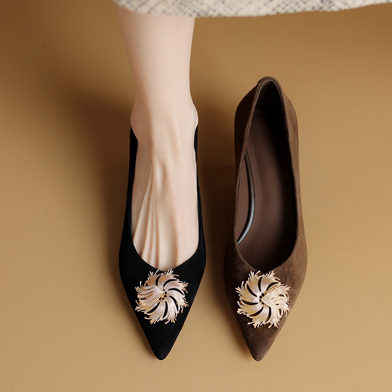 French-Style Lambskin Elegant High-Heeled Shoes That Are Comfortable on the Feet, Genuine Leather Single Shoes, 2026 New Model, Low Heel, Pointed Toe, Stiletto Heel Women's Shoes French-Style Lambskin Elegant High-Heeled Shoes That Are Comfortable on the Feet, Genuine Leather Single Shoes, 2026 New Model, Low Heel, Pointed Toe, Stiletto Heel Women's Shoes