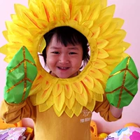 Моделирование золотые шелковые зеленые перчатки