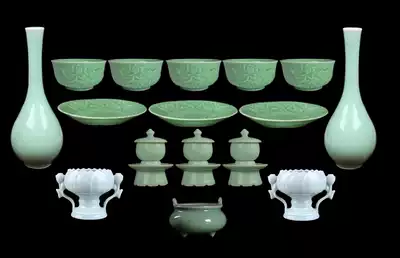 Zizhulin Longquan celadon controls the Buddha for the Buddha six sets of blessings