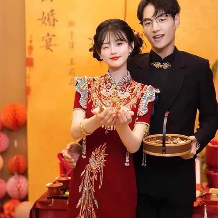 New Chinese-Style Red Cheongsam Toast Dress 2025 New Velvet Bride Wedding Engagement Homecoming Dress for Petite Figures New Chinese-Style Red Cheongsam Toast Dress 2025 New Velvet Bride Wedding Engagement Homecoming Dress for Petite Figures